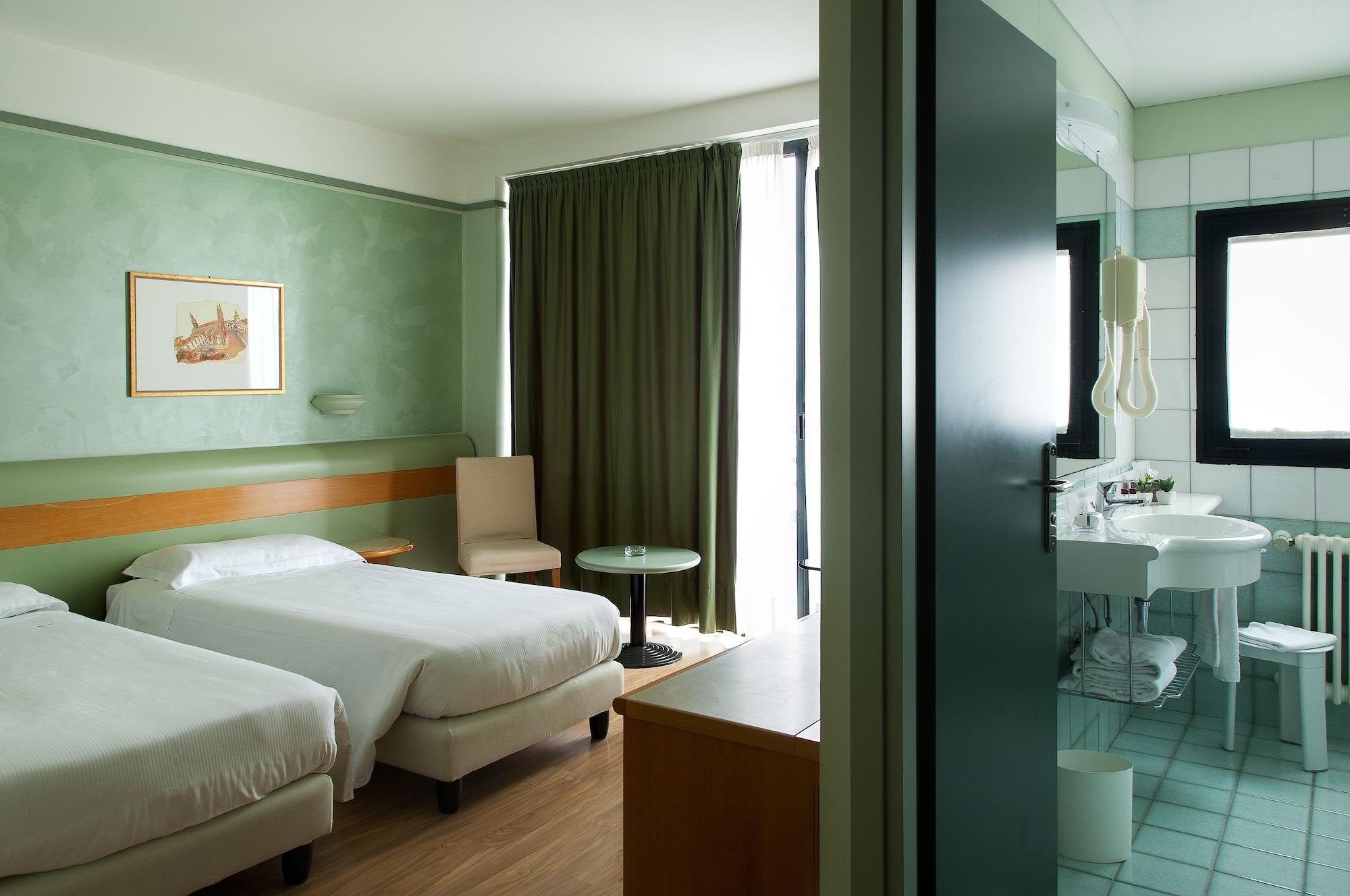 Best Western Hotel Leonardo Da Vinci Erba Eksteriør billede