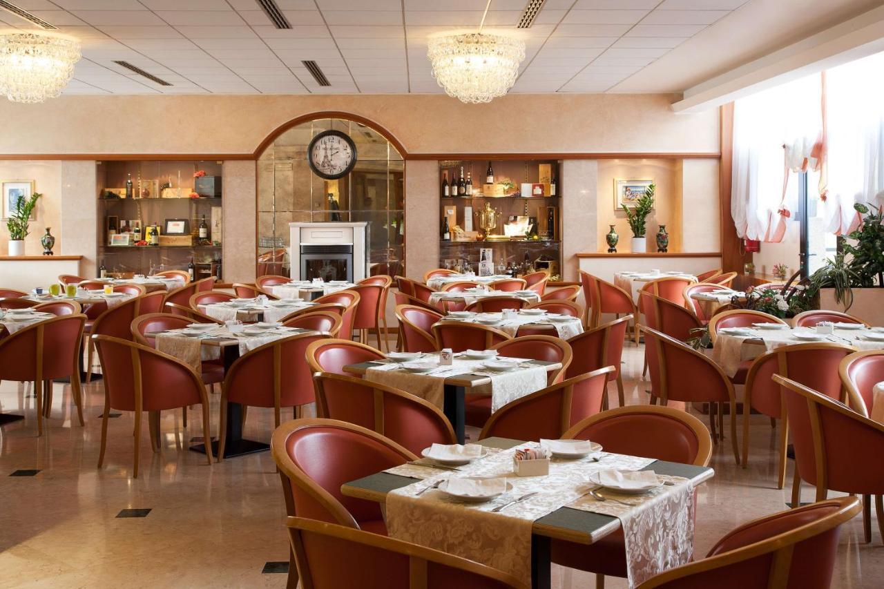 Best Western Hotel Leonardo Da Vinci Erba Eksteriør billede