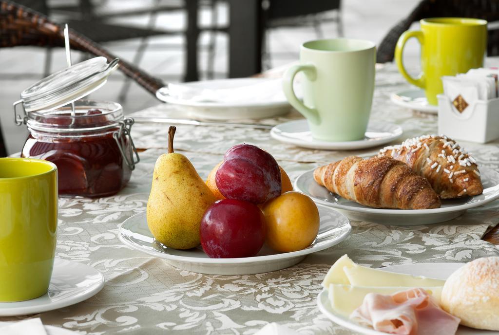 Best Western Hotel Leonardo Da Vinci Erba Eksteriør billede