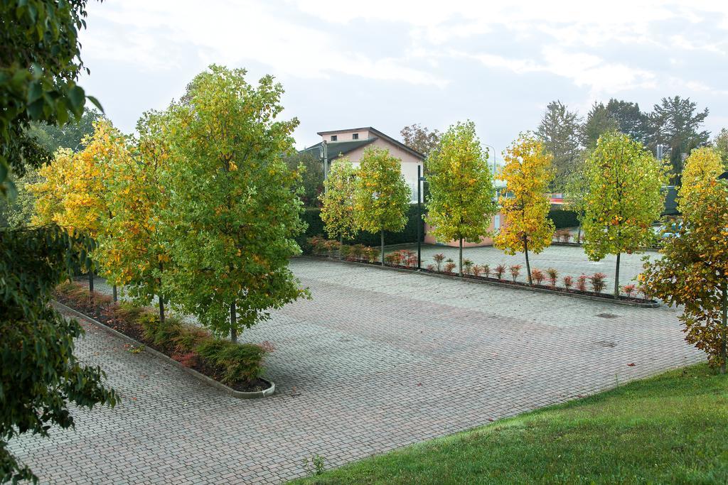 Best Western Hotel Leonardo Da Vinci Erba Eksteriør billede